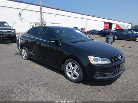 3VWLL7AJ4EM392745 — 2014 Volkswagen Jetta 2.0L Tdi, Задняя часть (Rear), фото до ремонта