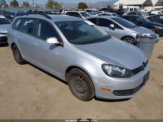 3VWPP7AJXEM627137 — 2014 Volkswagen Jetta Sportwagen 2.5L S, Задняя часть (Rear), фото до ремонта
