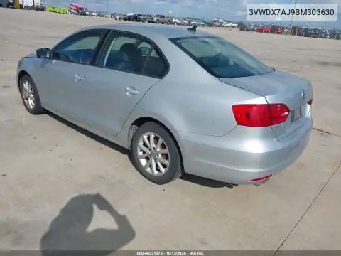 3VWDX7AJ9BM303630 — 2011 Volkswagen Jetta, фото 4 с аукциона IAAI, Естественный износ
