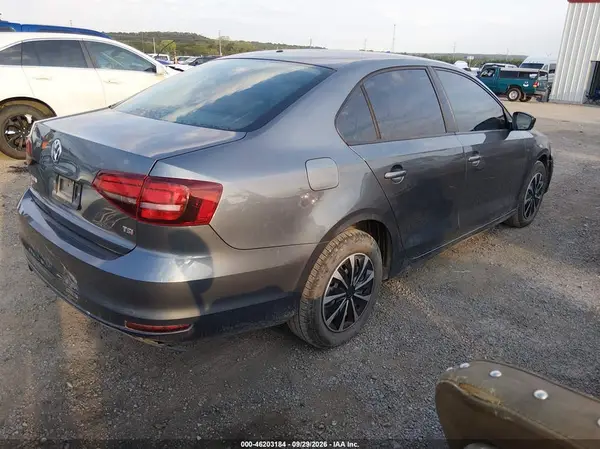 3VW267AJ0GM389900 — 2016 Volkswagen Jetta, фото 4 с аукциона IAAI, Передняя часть справа