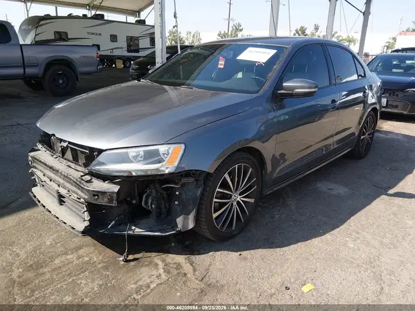 3VWD17AJ5GM238655 — 2016 Volkswagen Jetta, фото 2 с аукциона IAAI, Передняя часть