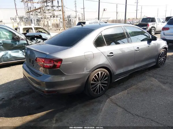 3VWD17AJ5GM238655 — 2016 Volkswagen Jetta, фото 4 с аукциона IAAI, Передняя часть