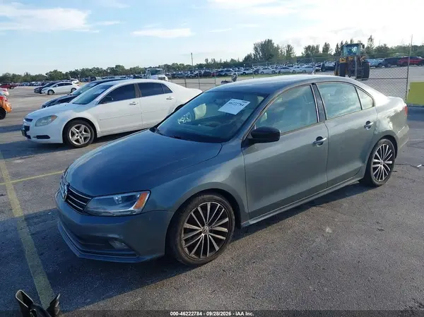 3VWD17AJ8GM259466 — 2016 Volkswagen Jetta, фото 2 с аукциона IAAI, Правый бок