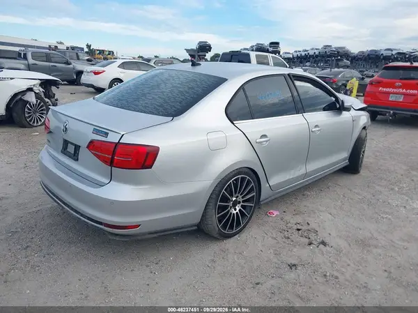 3VW4T7AJ3GM298170 — 2016 Volkswagen Jetta, фото 4 с аукциона IAAI, Передняя часть