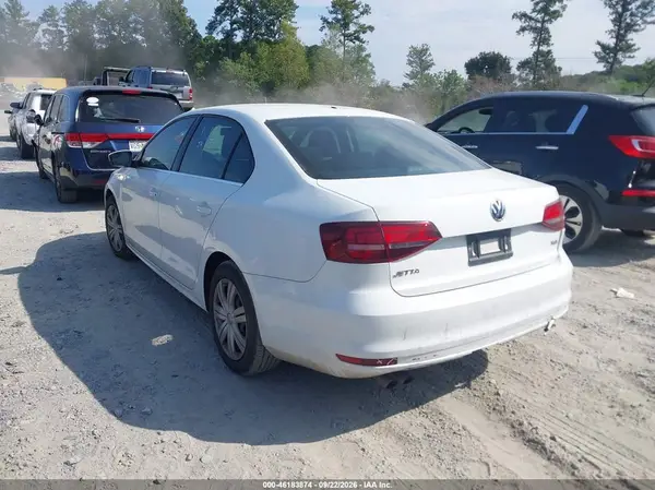 3VW2B7AJ3HM214070 — 2017 Volkswagen Jetta, фото 3 с аукциона IAAI, Передняя часть