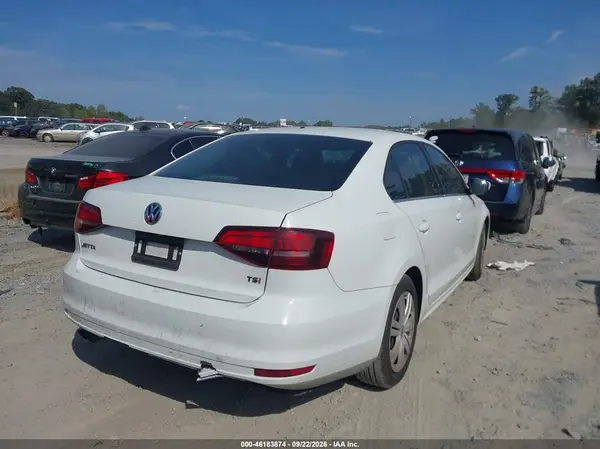3VW2B7AJ3HM214070 — 2017 Volkswagen Jetta, фото 4 с аукциона IAAI, Передняя часть