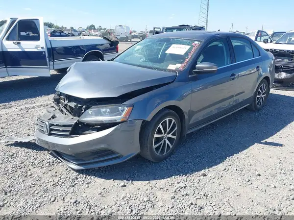 3VWDB7AJ9HM249480 — 2017 Volkswagen Jetta, фото 2 с аукциона IAAI, Передняя часть справа