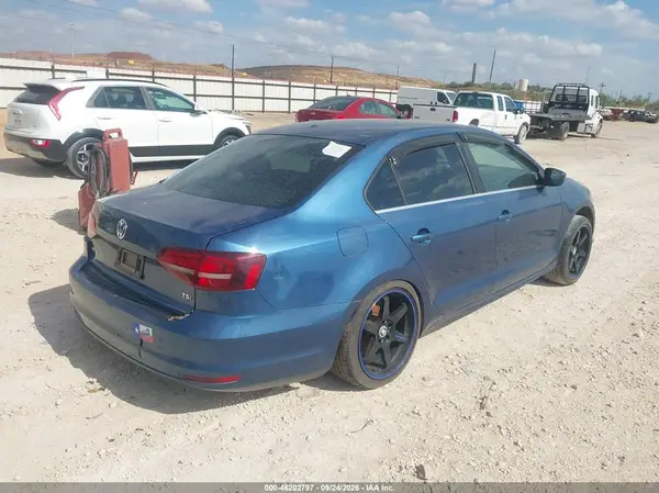 3VW2B7AJ2HM412400 — 2017 Volkswagen Jetta, фото 4 с аукциона IAAI, Передняя часть слева