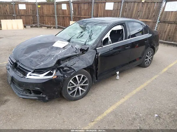 3VWDB7AJ6HM291878 — 2017 Volkswagen Jetta, фото 2 с аукциона IAAI, Передняя часть
