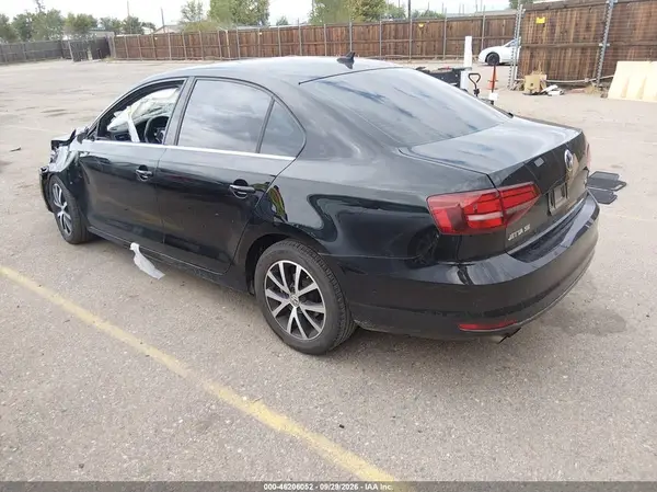 3VWDB7AJ6HM291878 — 2017 Volkswagen Jetta, фото 3 с аукциона IAAI, Передняя часть