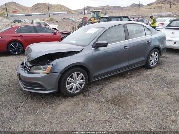 3VW2B7AJ1HM287843 — 2017 Volkswagen Jetta, фото 2 с аукциона IAAI, Передняя часть