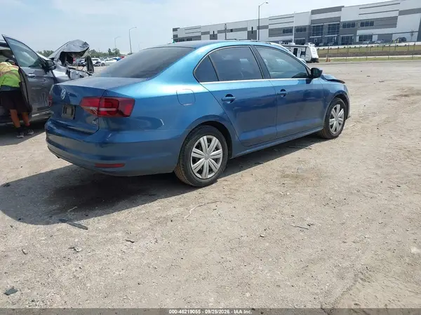 3VW2B7AJ7HM411064 — 2017 Volkswagen Jetta, фото 4 с аукциона IAAI, Передняя часть