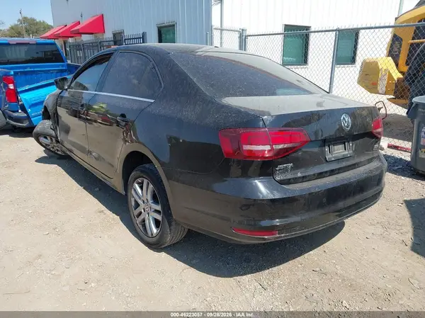 3VW2B7AJ7HM320358 — 2017 Volkswagen Jetta, фото 3 с аукциона IAAI, Передняя часть слева