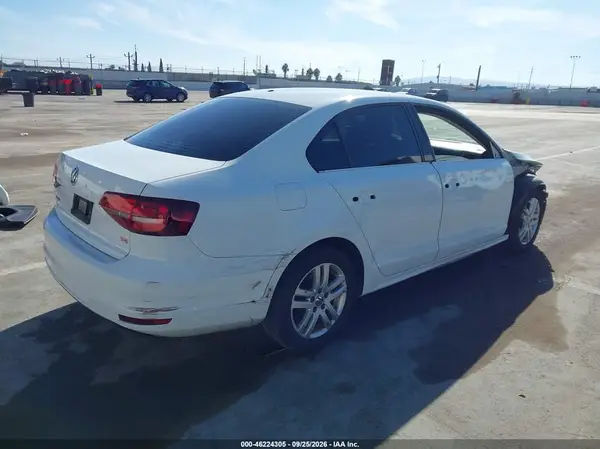3VW2B7AJ2HM210897 — 2017 Volkswagen Jetta, фото 4 с аукциона IAAI, Передняя часть