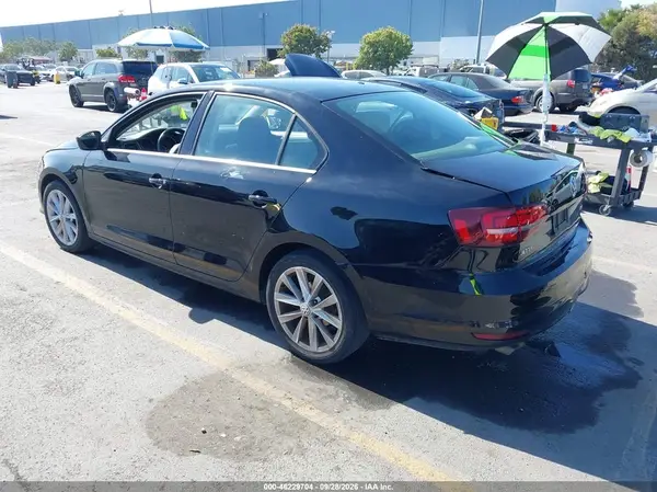 3VW2B7AJ5HM389484 — 2017 Volkswagen Jetta, фото 3 с аукциона IAAI, Естественный износ