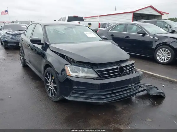 3VW2B7AJXJM241241 — 2018 Volkswagen Jetta, Передняя часть слева (Left Front), фото до ремонта