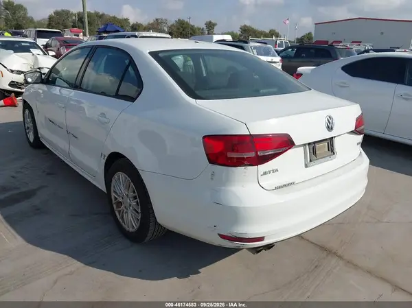 3VW2B7AJ3JM215984 — 2018 Volkswagen Jetta, фото 3 с аукциона IAAI 13.10.2026, Естественный износ