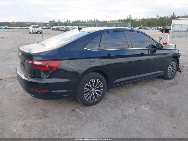 3VWC57BU3MM025353 — 2021 Volkswagen Jetta, фото 4 с аукциона IAAI, Передняя часть