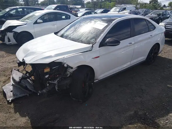 3VW2T7BU0RM049733 — 2024 Volkswagen Jetta, фото 2 с аукциона IAAI, Передняя часть