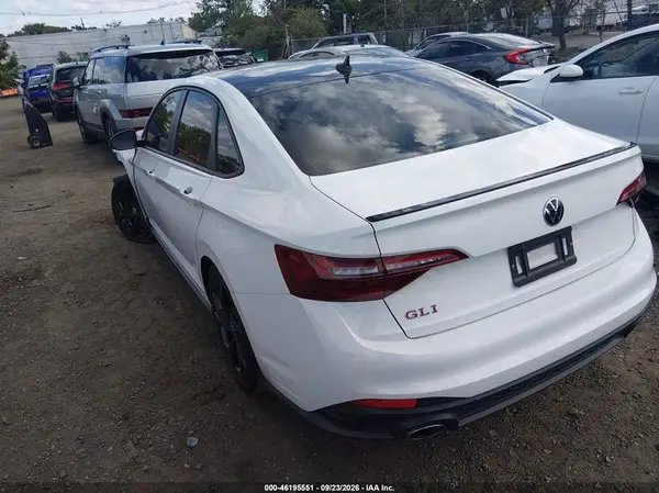 3VW2T7BU0RM049733 — 2024 Volkswagen Jetta, фото 3 с аукциона IAAI, Передняя часть