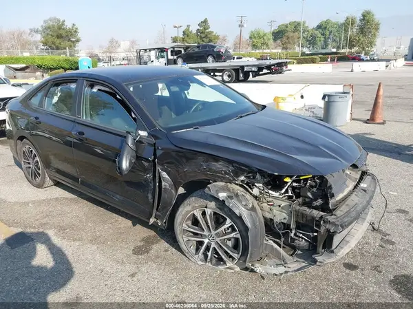 3VWBM7BU8RM075011 — 2024 Volkswagen Jetta, Передняя часть (Front End), фото до ремонта