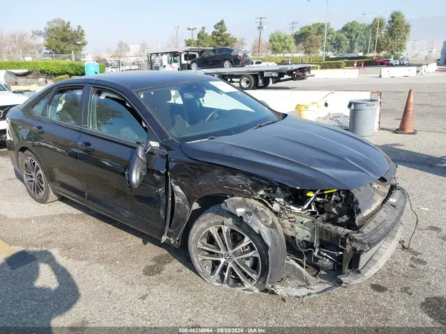 3VWBM7BU8RM075011 — 2024 Volkswagen Jetta, Передняя часть (Front End), фото до ремонта