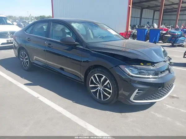 3VW7X7BU8SM002899 — 2025 Volkswagen Jetta, Передняя часть (Front End), фото до ремонта
