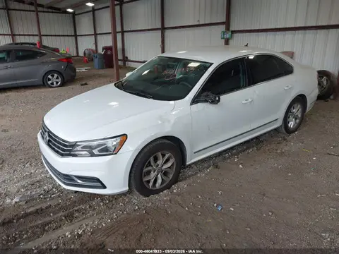 2017 Volkswagen Passat 1.8t S VIN 1VWAT7A39HC053543 фото 2