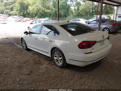 2017 Volkswagen Passat 1.8t S VIN 1VWAT7A39HC053543 фото 3