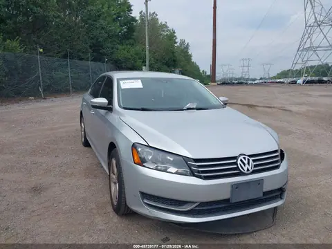 1VWBT7A31EC067064 — 2014 Volkswagen Passat 1.8T SE, Левый бок (Left Side), фото до ремонта