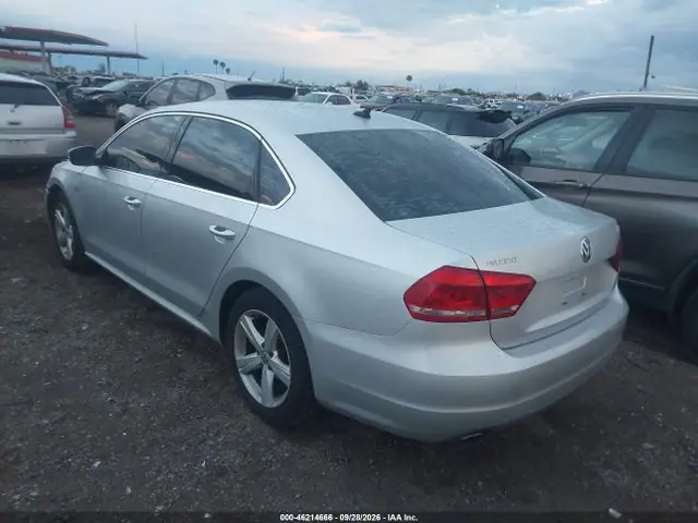 1VWBT7A37FC015343 — 2015 Volkswagen Passat 1.8T SE, фото 3 с аукциона IAAI 13.10.2026, Естественный износ