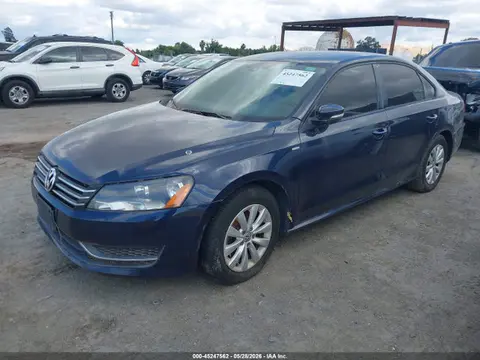2014 Volkswagen Passat 1.8t Wolfsburg Edition VIN 1VWAT7A37EC108440 фото 2