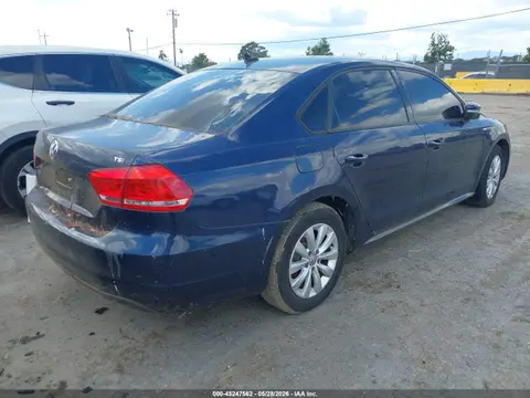 2014 Volkswagen Passat 1.8t Wolfsburg Edition VIN 1VWAT7A37EC108440 фото 4