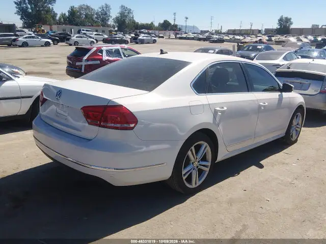 1VWCN7A30EC093458 — 2014 Volkswagen Passat 2.0L Tdi SEL Premium, фото 4 с аукциона IAAI 14.10.2026, Естественный износ