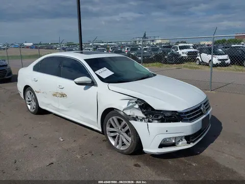 1VWBA7A36JC007894 — 2018 Volkswagen Passat 2.0T SE, Передняя часть справа (Right Front), фото до ремонта