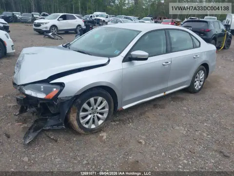 2013 Volkswagen Passat S VIN 1VWAH7A33DC004138 фото 2
