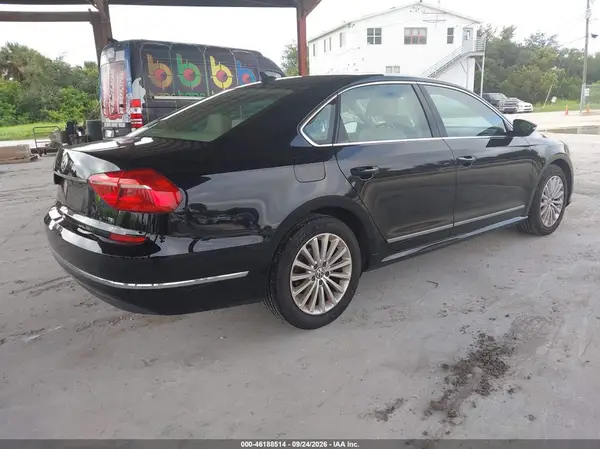 1VWBS7A3XGC045666 — 2016 Volkswagen Passat, фото 4 с аукциона IAAI 13.10.2026, Естественный износ