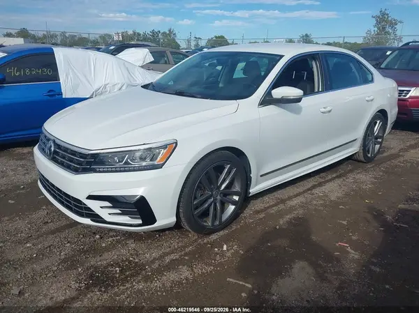 1VWAT7A33GC063225 — 2016 Volkswagen Passat, фото 2 с аукциона IAAI 08.10.2026, Естественный износ