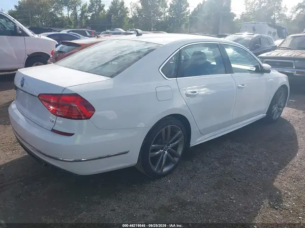 1VWAT7A33GC063225 — 2016 Volkswagen Passat, фото 4 с аукциона IAAI 08.10.2026, Естественный износ