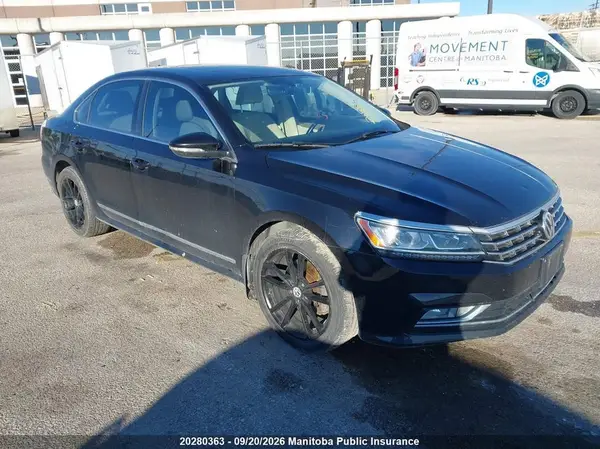 1VWCT7A36HC014109 — 2017 Volkswagen Passat, Град (Hail), фото до ремонта