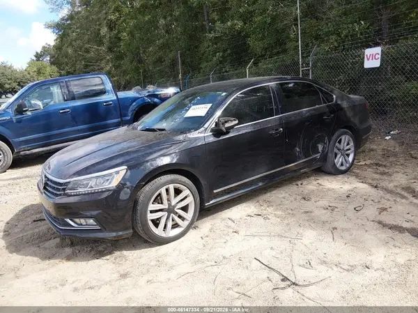 1VWCM7A35HC066926 — 2017 Volkswagen Passat, фото 2 с аукциона IAAI 13.10.2026, Левый бок
