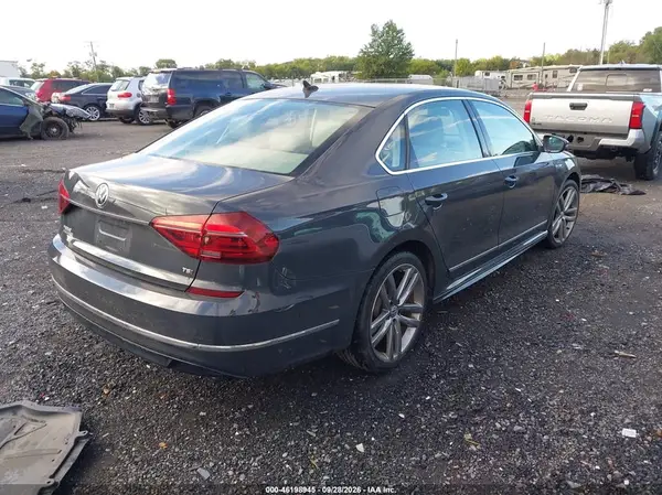 1VWDT7A30HC062645 — 2017 Volkswagen Passat, фото 4 с аукциона IAAI, Не указано