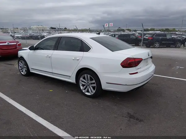 1VWGT7A38HC048201 — 2017 Volkswagen Passat, фото 3 с аукциона IAAI, Передняя часть