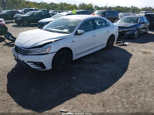 1VWDT7A3XHC084703 — 2017 Volkswagen Passat, фото 2 с аукциона IAAI, Передняя часть