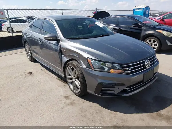 1VWDT7A3XHC037882 — 2017 Volkswagen Passat, Правый бок (Right Side), фото до ремонта