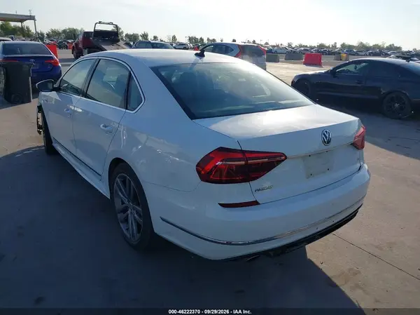 1VWDT7A3XHC047909 — 2017 Volkswagen Passat, фото 3 с аукциона IAAI, Передняя часть слева