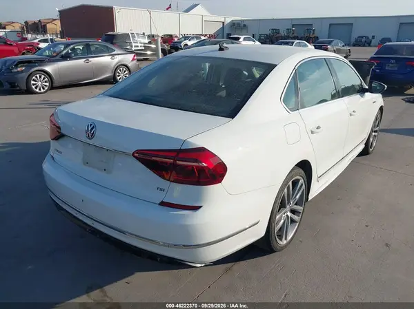 1VWDT7A3XHC047909 — 2017 Volkswagen Passat, фото 4 с аукциона IAAI, Передняя часть слева