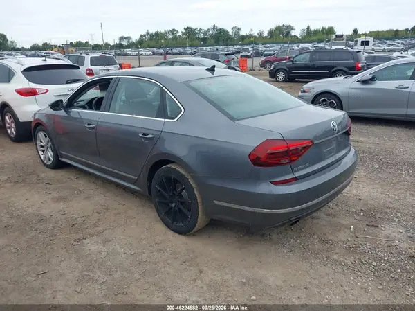 1VWGT7A33HC065519 — 2017 Volkswagen Passat, фото 3 с аукциона IAAI, Естественный износ