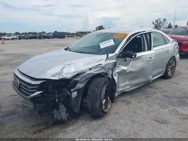 1VWSA7A34LC004981 — 2020 Volkswagen Passat, фото 2 с аукциона IAAI, Передняя часть
