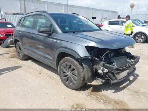 3VVCX7B27NM049542 — 2022 Volkswagen Taos 1.5T S, Передняя часть (Front End), фото до ремонта